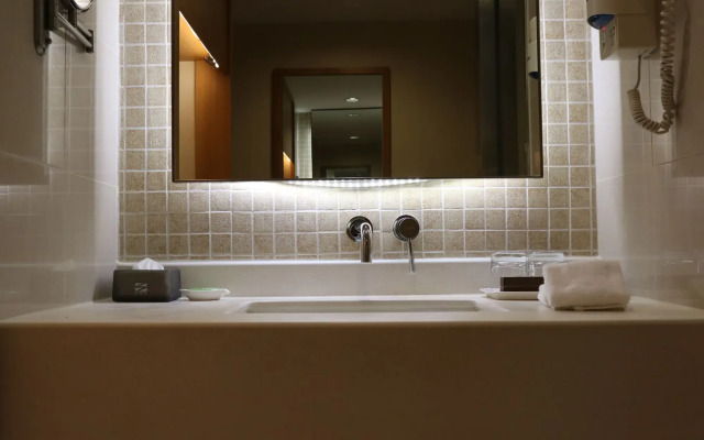 Lotel Hotel