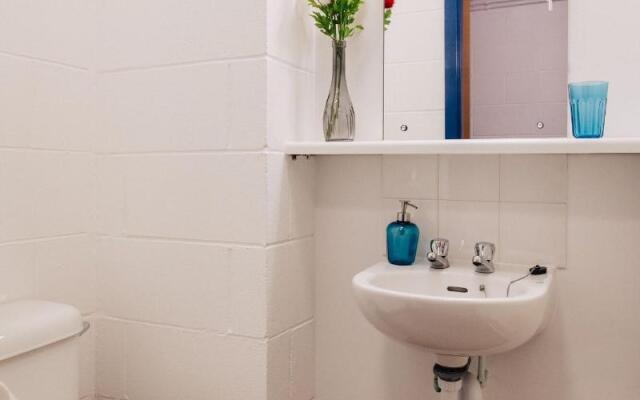 DCU Rooms at All Hallows College - Hostel