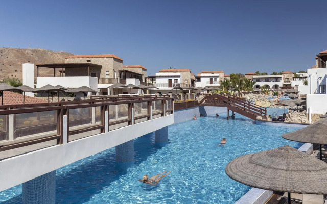 Costa Lindia Beach