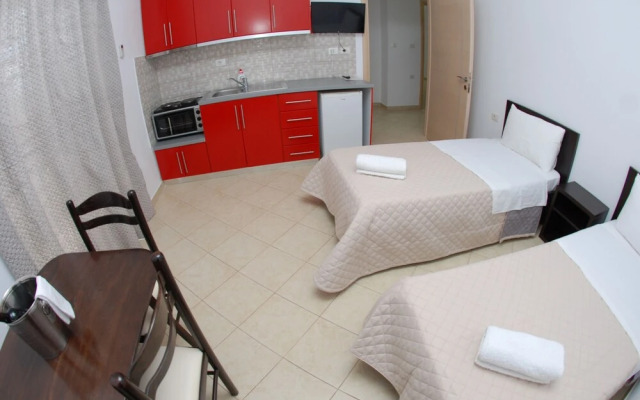 Atlantis Hotel & Apartments