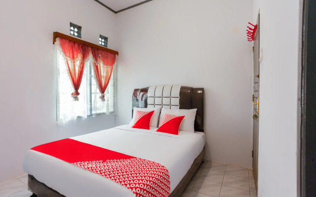 Putri Residence Syariah by OYO Rooms