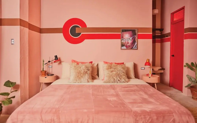 MOOD HAUS by DW - 70's Retro Stays