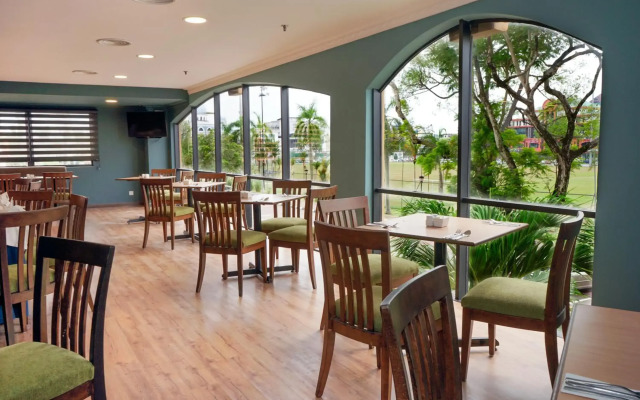 Shahzan Hotel Kuantan, Trademark Collection by Wyndham