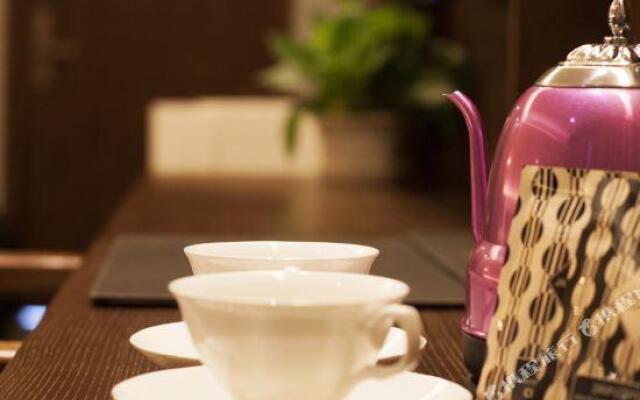 James Joyce Coffetel Qinhuangdao People Park Plaza