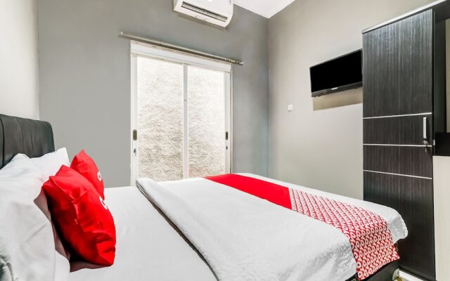 RedDoorz Syariah Near Tugu Gentan Jakal