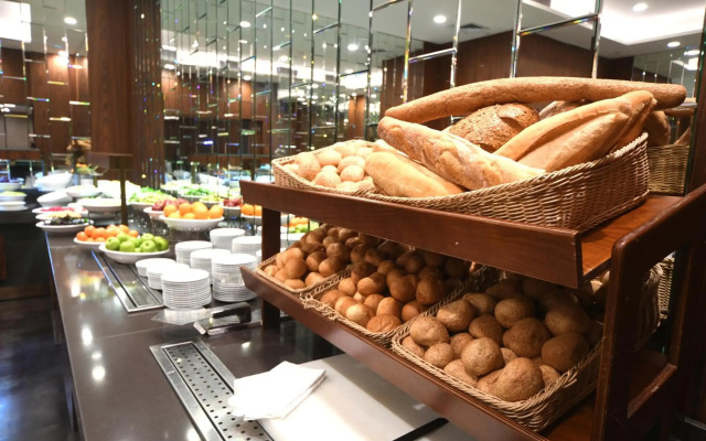 Mercure Istanbul West Hotel and Convention Center