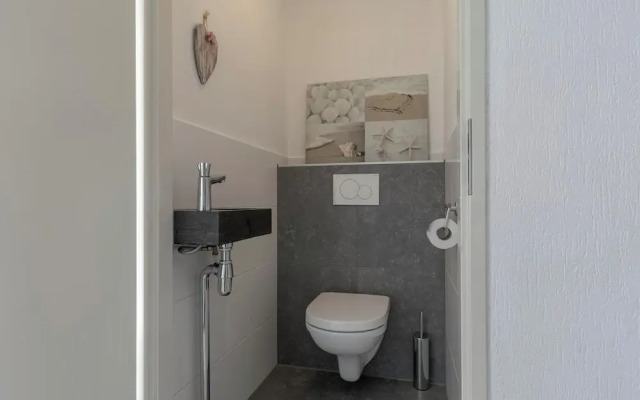 Holiday Home by Beach in Ooghduyne