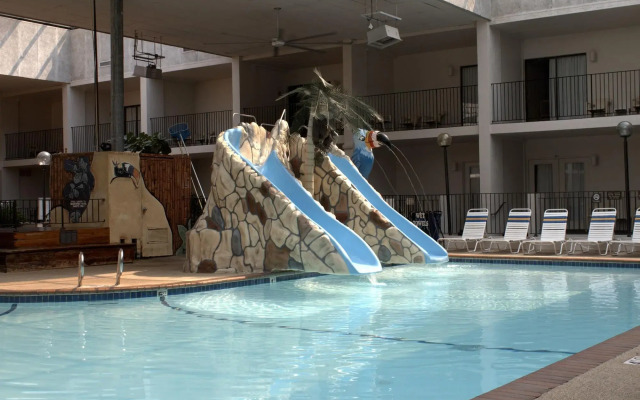 Adventureland Inn
