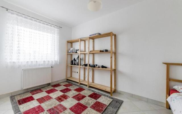 ID 6129 - Private Rooms