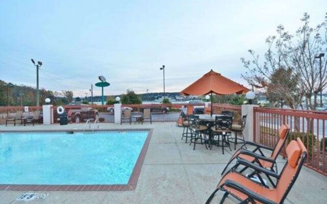 Comfort Inn Meridian - Bonita Lakes