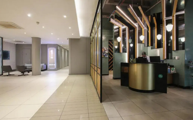 Sandton Smart Apartment Fourteen