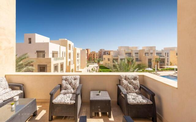 Luxe 3BDR w Private Rooftop Jacuzzi & Beach Access