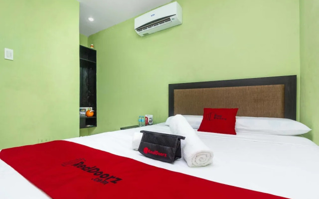 RedDoorz near The Persimmon