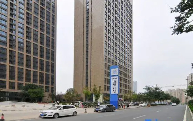 Enjoy Love 520 Movie E-sports Hotel (Jinan Olympic Sports Center)