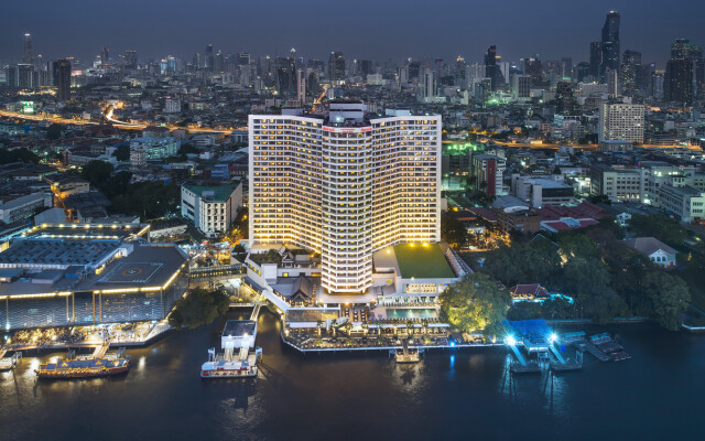 Royal Orchid Sheraton Hotel & Towers