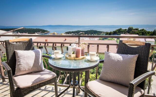 Apartment Iva with sea view