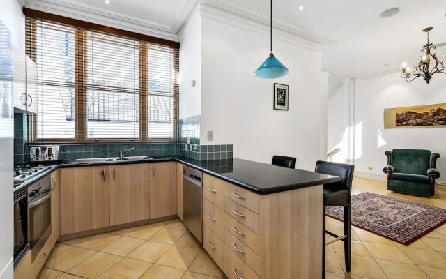 HANNA, 3BDR Melbourne Apartment