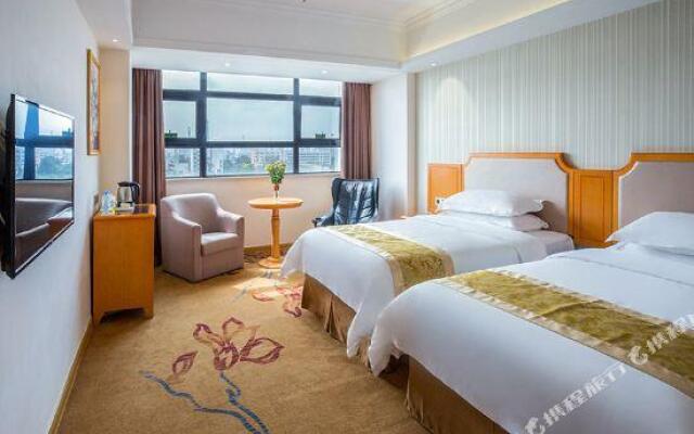Vienna 3 Best Hotel (Maoming Yanjiang Building)