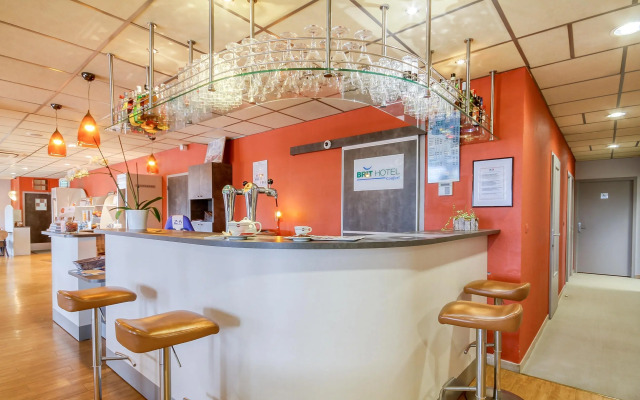 Brit Hotel Les Evens