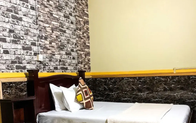 Airport Side Hotel