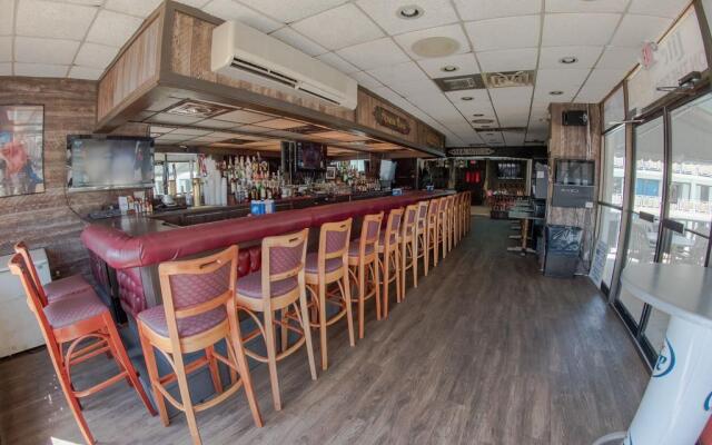 Windjammer Motor Inn