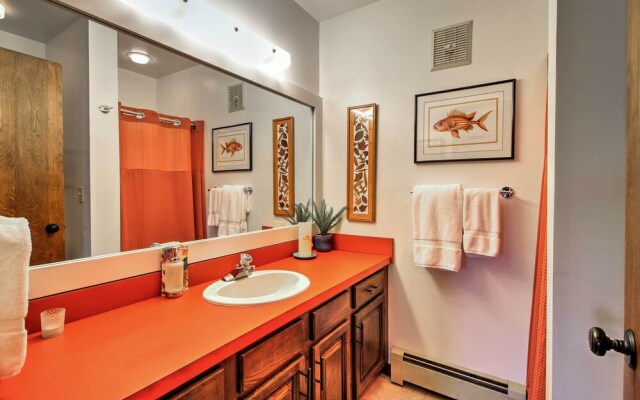 Stowe Vacation Rental w/ Deck & Mountain Views!