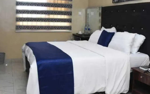 Impeccable 2-bed Lodge