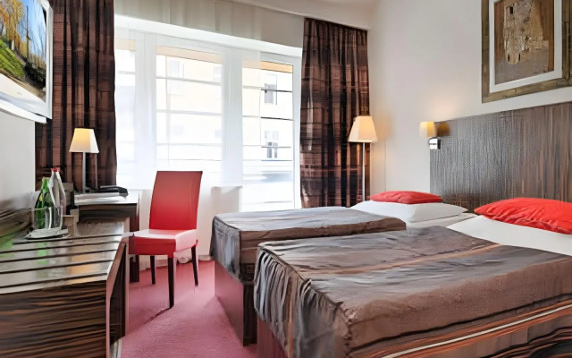 EA Hotel Crystal Palace