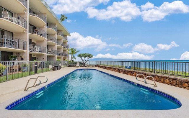 Kahana Reef 215 in Lahaina