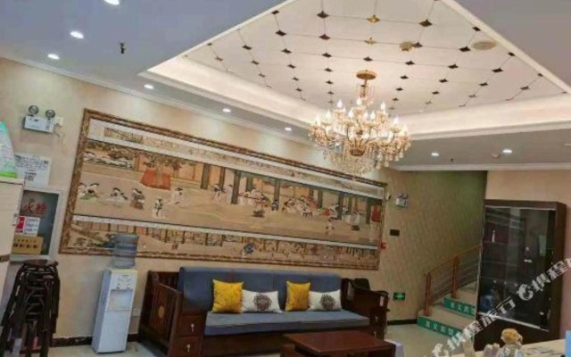 Longyi Hotel (Wuhan Happy Valley Wuhan High-speed Railway Station)