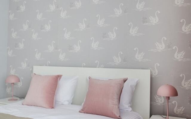 Metro Imielin 8th Floor Apartment