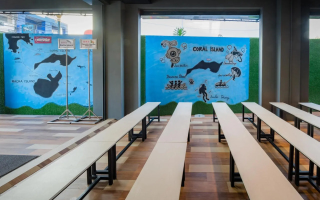 Phuket Marine Poshtel (SHA Plus+)