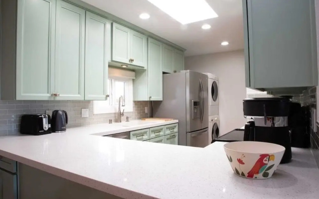 Sbtc324 2 Bedroom Condo by RedAwning