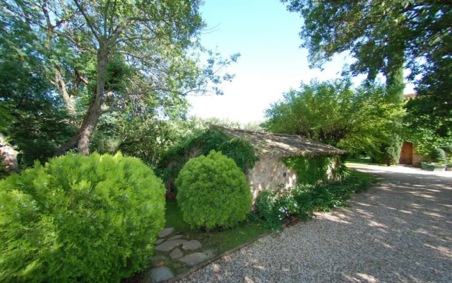 Le Mas Des Vieux Muriers