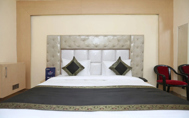 OYO 15530 Hotel G S Residency