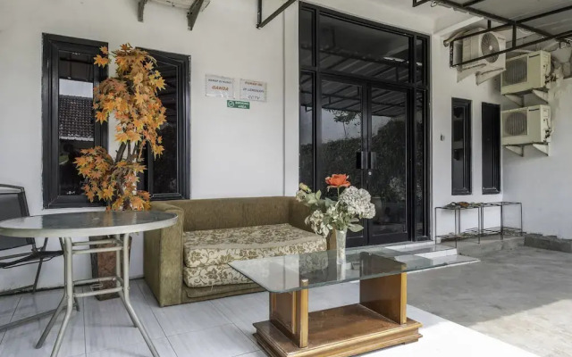 OYO Life 2391 Baladewa Residence Syariah
