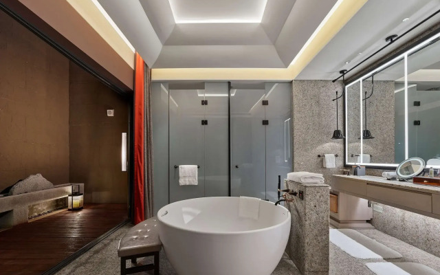 Hilton Shigatse