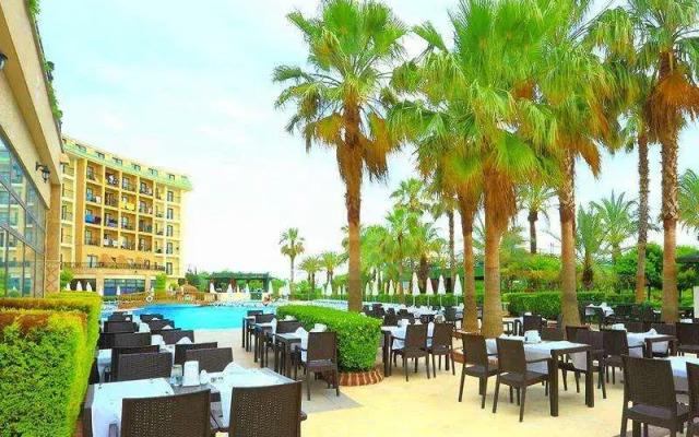 Lyra Resort & Spa