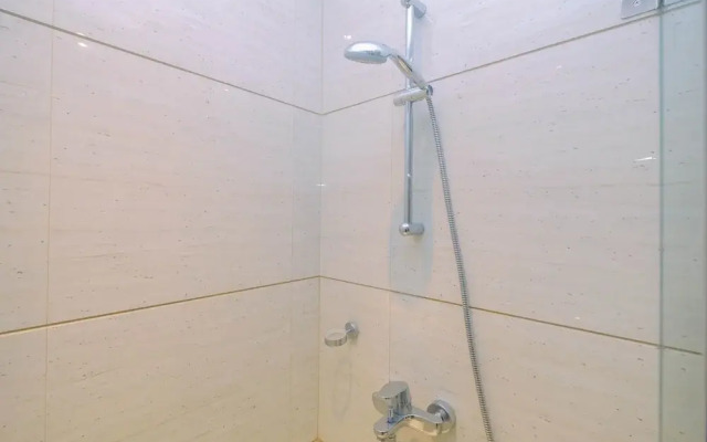 Elegant 1br at Brooklyn Apartment Near Alam Sutera