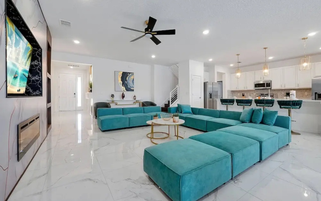 Luxury and Sophisticated 15 BR Ensuite