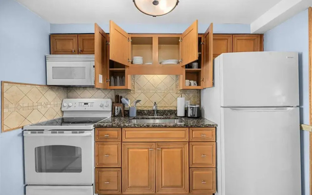 Newly Renovated Oceanfront 1BR Condo