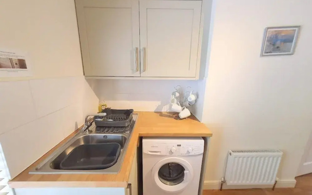 2-bed Flat With Superfast Wi-fi DW Lettings 29br