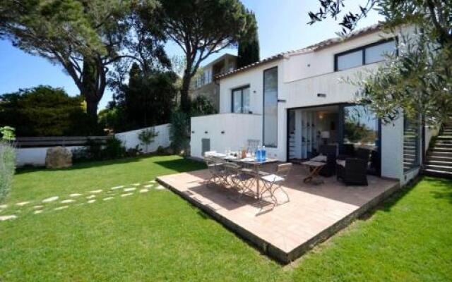 Ref 119. Casa Blanca