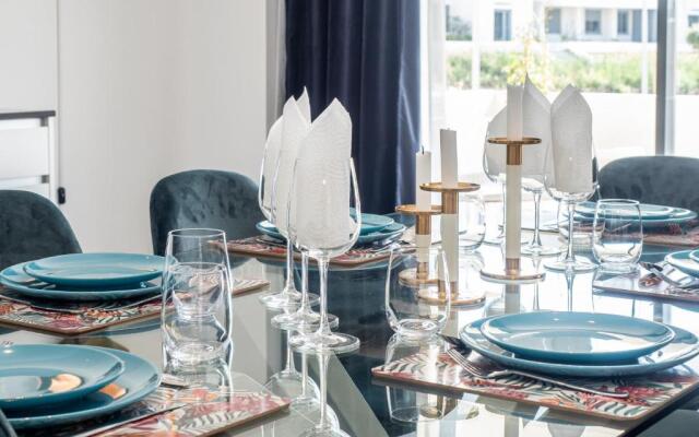 2313-Amazing new luxury apartment with three bedrooms