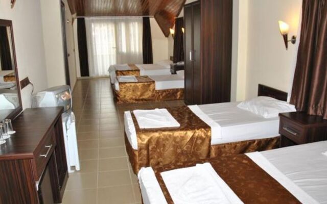 Green Palm Hotel