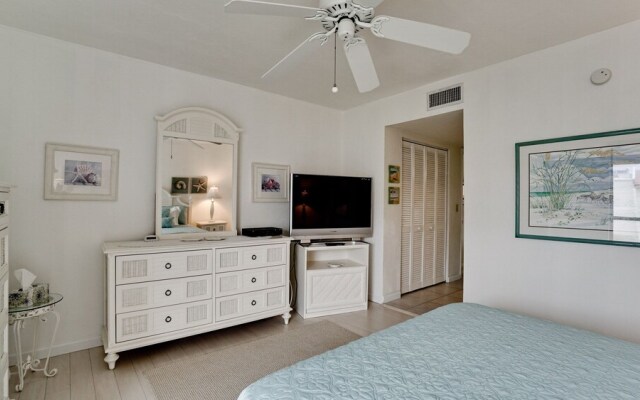 Runaway Bay Resort by BBG