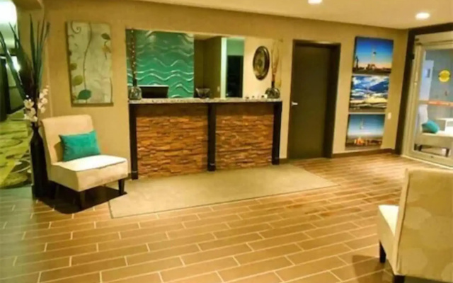 Carlyle Western Star Inn & Suites