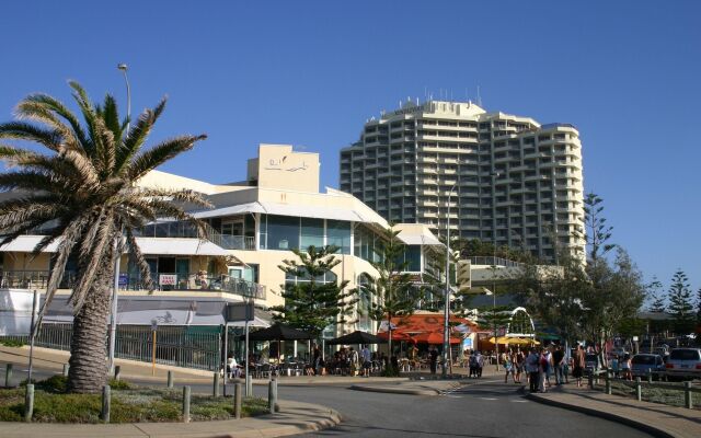 Scarborough & Absolutely Beachfront