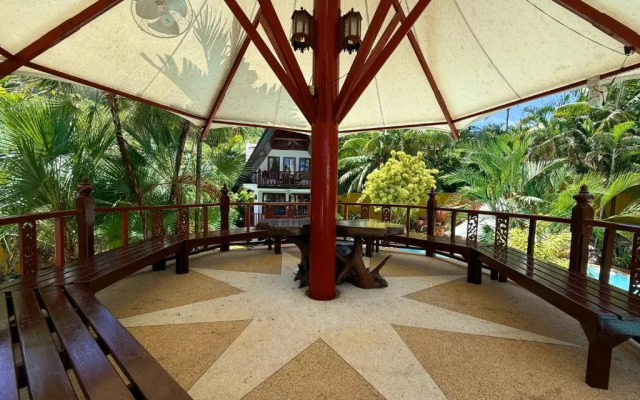 Coco Palace Resort