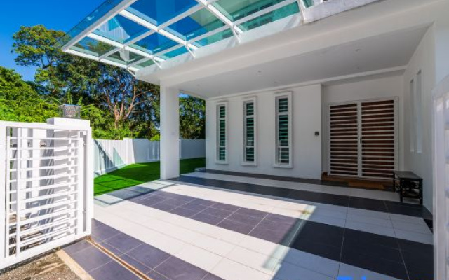 La Ferringhi Villa by ALV